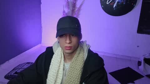 Snapshot of mattias_dantee chatting on 01/28/25, 03:25 mattias online show from 01/28/25, 03:25