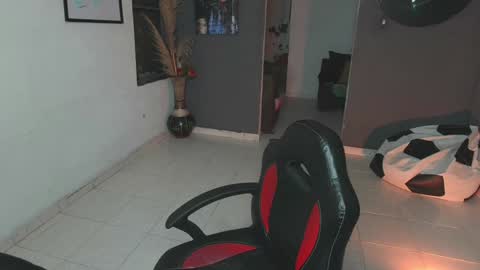 Snapshot of mattias_dantee chatting on 01/30/25, 02:49 mattias online show from 01/30/25, 02:49