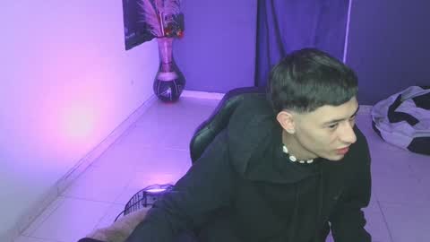 Snapshot of mattias_dantee chatting on 01/31/25, 03:52 mattias online show from 01/31/25, 03:52