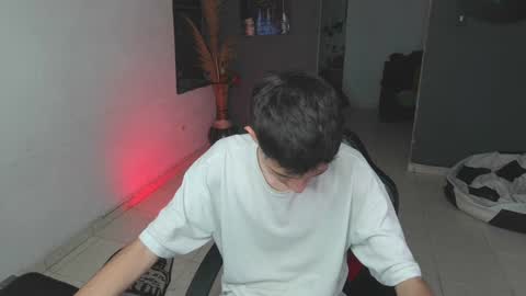 Snapshot of mattias_dantee chatting on 02/02/25, 03:43 mattias online show from 02/02/25, 03:43