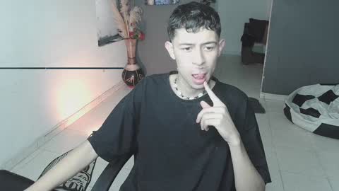 Snapshot of mattias_dantee chatting on 02/02/25, 04:22 mattias online show from 02/02/25, 04:22