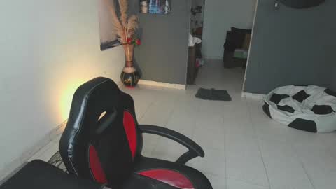 Snapshot of mattias_dantee chatting on 02/03/25, 01:51 mattias online show from 02/03/25, 01:51