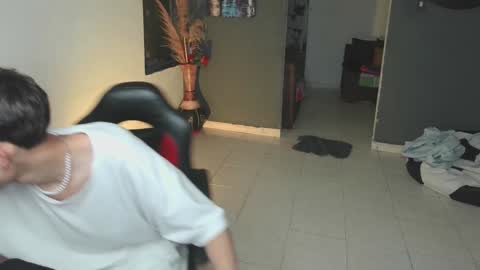 Snapshot of mattias_dantee chatting on 02/04/25, 02:49 mattias online show from 02/04/25, 02:49