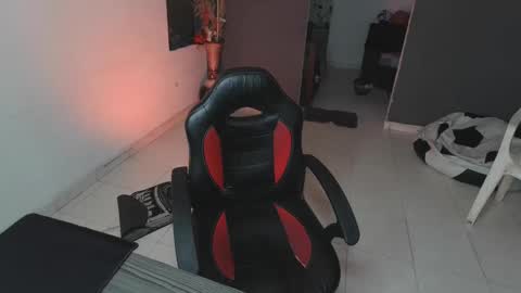 Snapshot of mattias_dantee chatting on 02/07/25, 01:58 mattias online show from 02/07/25, 01:58