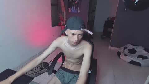 Snapshot of mattias_dantee chatting on 02/07/25, 01:43 mattias online show from 02/07/25, 01:43