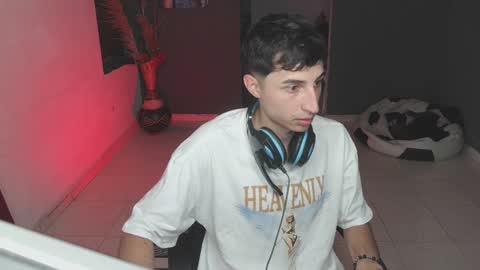 Snapshot of mattias_dantee chatting on 02/08/25, 12:28 mattias online show from 02/08/25, 12:28