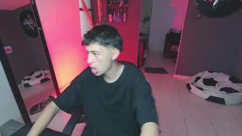 Snapshot of mattias_dantee chatting on 02/08/25, 06:22 mattias online show from 02/08/25, 06:22