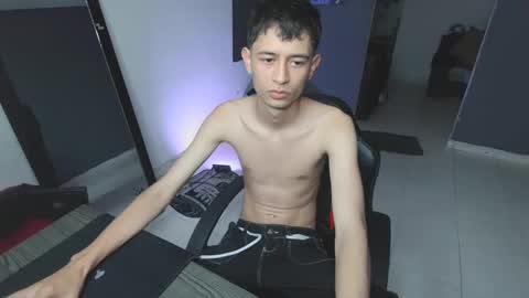 Snapshot of mattias_dantee chatting on 02/10/25, 03:03 mattias online show from 02/10/25, 03:03