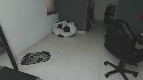 Snapshot of mattias_dantee chatting on 02/12/25, 05:48 mattias online show from 02/12/25, 05:48