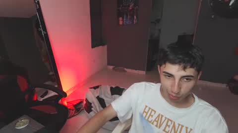 Snapshot of mattias_dantee chatting on 02/15/25, 01:21 mattias online show from 02/15/25, 01:21