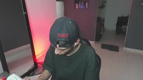 Snapshot of mattias_dantee chatting on 02/15/25, 05:39 mattias online show from 02/15/25, 05:39