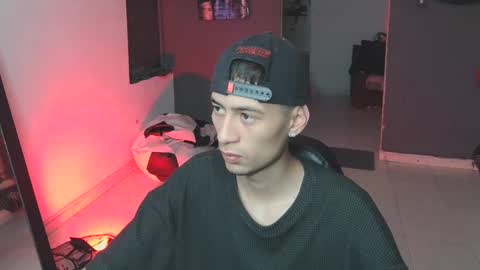 Snapshot of mattias_dantee chatting on 02/16/25, 01:03 mattias online show from 02/16/25, 01:03