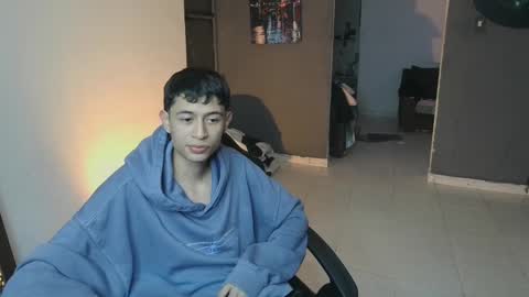 Snapshot of mattias_dantee chatting on 02/17/25, 01:47 mattias online show from 02/17/25, 01:47