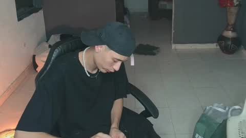 Snapshot of mattias_dantee chatting on 02/18/25, 11:08 mattias online show from 02/18/25, 11:08