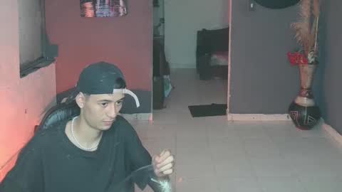 Snapshot of mattias_dantee chatting on 02/21/25, 06:37 mattias online show from 02/21/25, 06:37