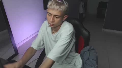 Snapshot of mattias_dantee chatting on 02/23/25, 01:35 mattias online show from 02/23/25, 01:35