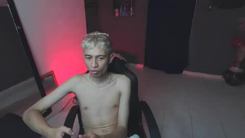 Snapshot of mattias_dantee chatting on 02/24/25, 02:51 mattias online show from 02/24/25, 02:51