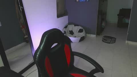 Snapshot of mattias_dantee chatting on 02/25/25, 03:38 mattias online show from 02/25/25, 03:38