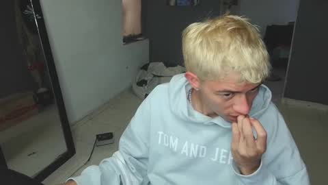 Snapshot of mattias_dantee chatting on 02/27/25, 02:00 mattias online show from 02/27/25, 02:00