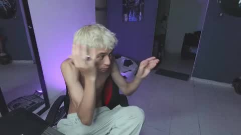 Snapshot of mattias_dantee chatting on 03/07/25, 03:49 mattias online show from 03/07/25, 03:49