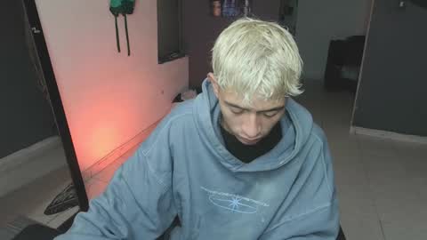 Snapshot of mattias_dantee chatting on 03/08/25, 03:35 mattias online show from 03/08/25, 03:35