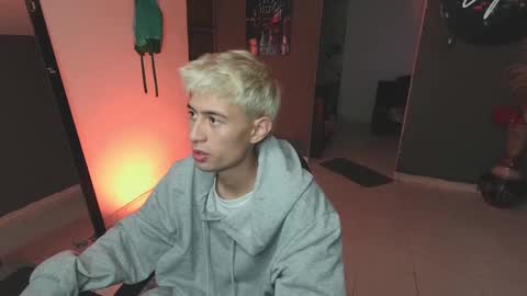 Snapshot of mattias_dantee chatting on 03/10/25, 01:01 mattias online show from 03/10/25, 01:01