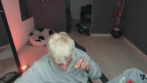 Snapshot of mattias_dantee chatting on 03/11/25, 02:21 mattias online show from 03/11/25, 02:21