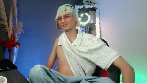 Snapshot of mattias_dantee chatting on 09/19/25, 04:36 mattias online show from 09/19/25, 04:36