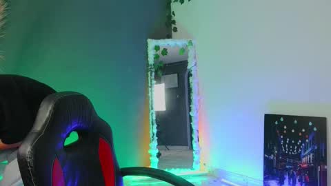 Snapshot of mattias_dantee chatting on 09/29/25, 03:44 mattias online show from 09/29/25, 03:44