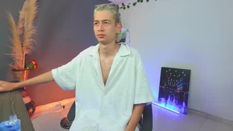 Snapshot of mattias_dantee chatting on 09/30/25, 08:08 mattias online show from 09/30/25, 08:08