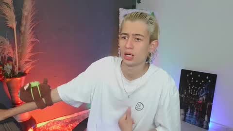 Snapshot of mattias_dantee chatting on 10/07/25, 03:14 mattias online show from 10/07/25, 03:14