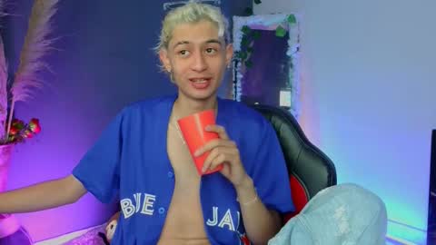 Snapshot of mattias_dantee chatting on 10/12/25, 06:12 mattias online show from 10/12/25, 06:12