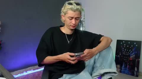 Snapshot of mattias_dantee chatting on 10/17/25, 12:08 mattias online show from 10/17/25, 12:08