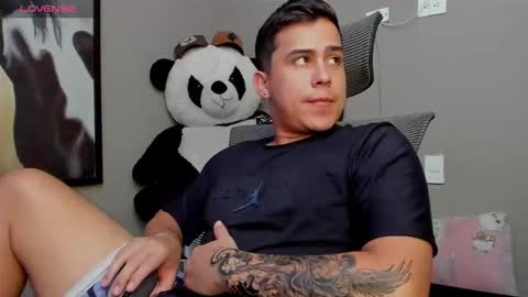 Snapshot of mattiwsmorris_ chatting on 09/11/25, 04:40 mattiwsmorris_ online show from 09/11/25, 04:40