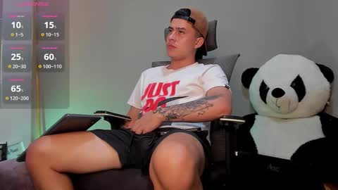 Snapshot of mattiwsmorris_ chatting on 10/25/25, 07:38 mattiwsmorris_ online show from 10/25/25, 07:38