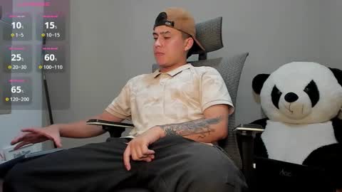 Snapshot of mattiwsmorris_ chatting on 10/31/25, 06:25 mattiwsmorris_ online show from 10/31/25, 06:25