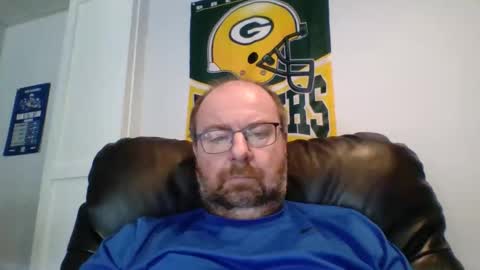 Snapshot of mattn4fun69 chatting on 12/15/25, 02:43 mattn4fun69 online show from 12/15/25, 02:43