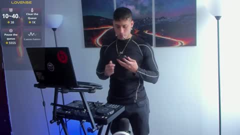 mattsaill_ online show from 11/08/25, 12:16