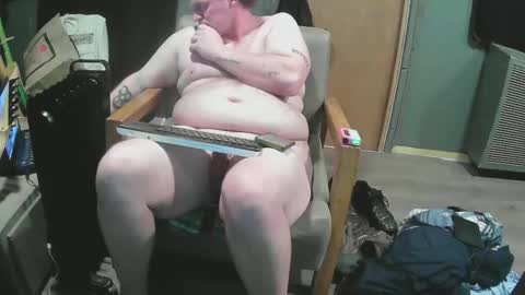 Snapshot of mattskiba89 chatting on 10/25/25, 08:00 mattskiba89 online show from 10/25/25, 08:00