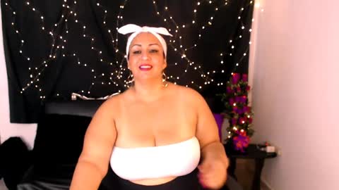 Snapshot of mature_bigtitx chatting on 06/07/26, 05:11 Daniella online show from 06/07/26, 05:11
