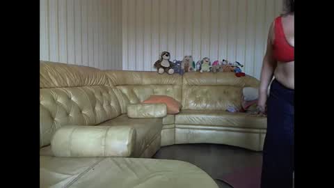 Cat online show from 04/13/26, 09:37