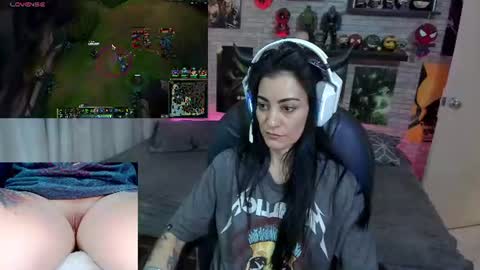 Snapshot of mature_gamer chatting on 06/17/26, 01:56 Nath online show from 06/17/26, 01:56
