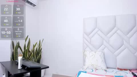 ISABEL online show from 10/23/25, 09:24