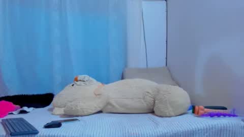 Snapshot of maturealicia chatting on 10/23/25, 04:01 Alicia      STREAMING SCHEDULE 1400 - 2130 GMT-5 online show from 10/23/25, 04:01