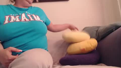 Snapshot of matureboobsbig chatting on 02/18/25, 04:16 matureboobsbig online show from 02/18/25, 04:16