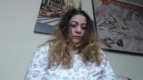 Snapshot of matureboobsbig chatting on 11/24/25, 05:12 matureboobsbig online show from 11/24/25, 05:12