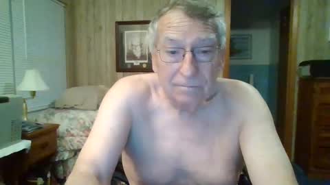 Snapshot of maturecouple1954 chatting on 01/29/25, 12:13 SXECPL55 at G mail Dot Com online show from 01/29/25, 12:13