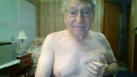 Snapshot of maturecouple1954 chatting on 02/19/25, 01:17 SXECPL55 at G mail Dot Com online show from 02/19/25, 01:17