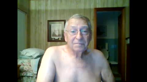 Snapshot of maturecouple1954 chatting on 09/16/25, 11:00 SXECPL55 at G mail Dot Com online show from 09/16/25, 11:00