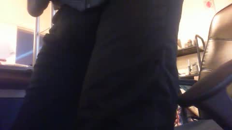 Snapshot of maturedaddi chatting on 12/18/24, 02:28 Maturedaddi online show from 12/18/24, 02:28